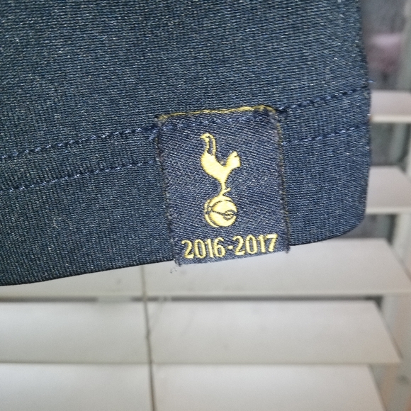 2016-17 Tottenham Away jersey - Picture 5 of 7